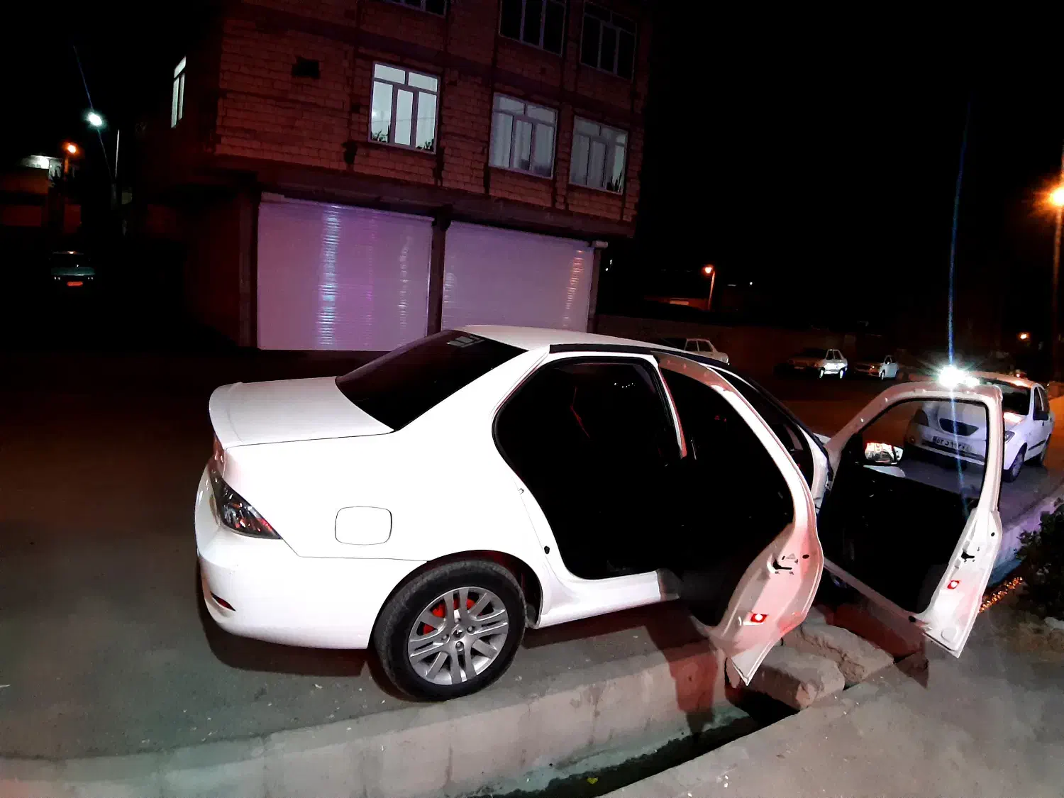 سورن ۴۰۲|خودرو سواری و وانت|میانه, |دیوار