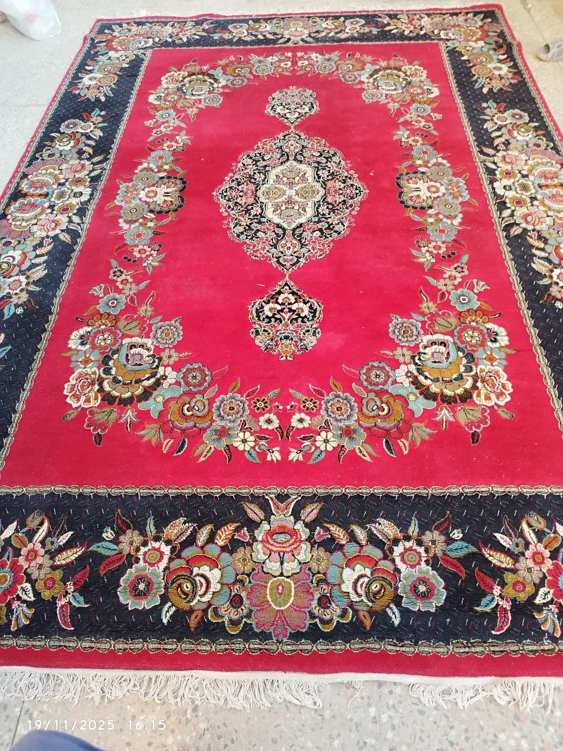 فروش فوری فرش و کناره|فرش|شیراز, درکی|دیوار