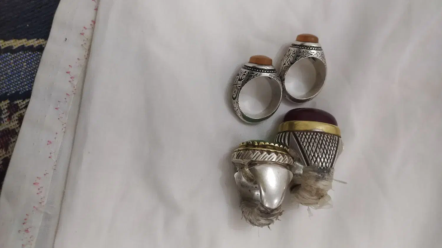 انگشتریمنی.وزمرد|جواهرات|چناران, |دیوار