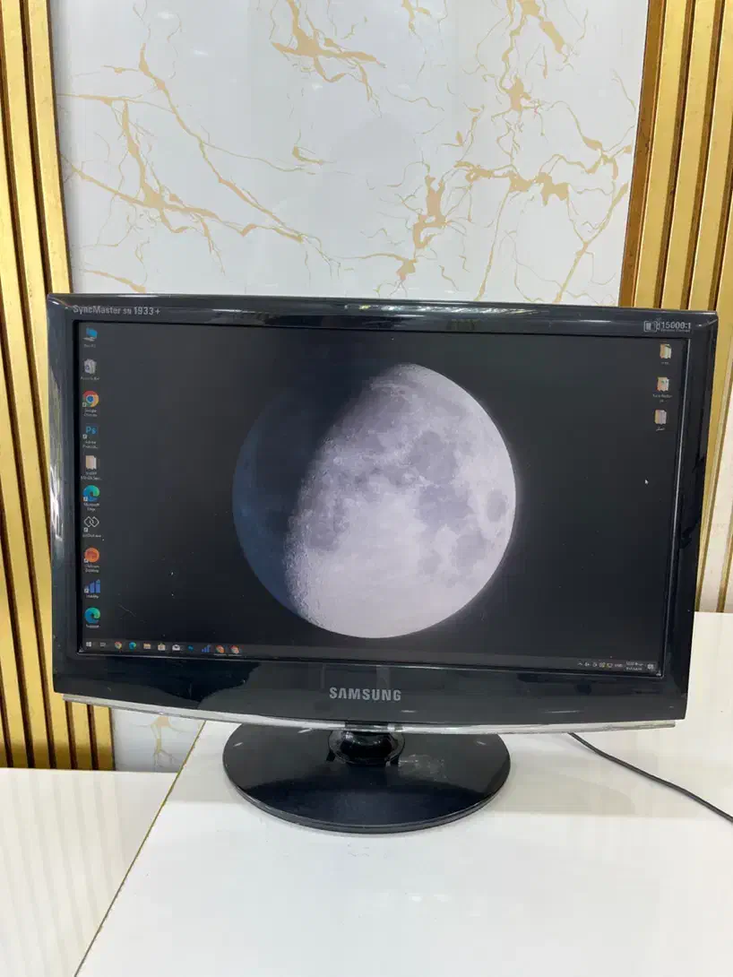 ال سی دی سامسونگ ۱۹اینچ|قطعات و لوازم جانبی رایانه|قشم, |دیوار