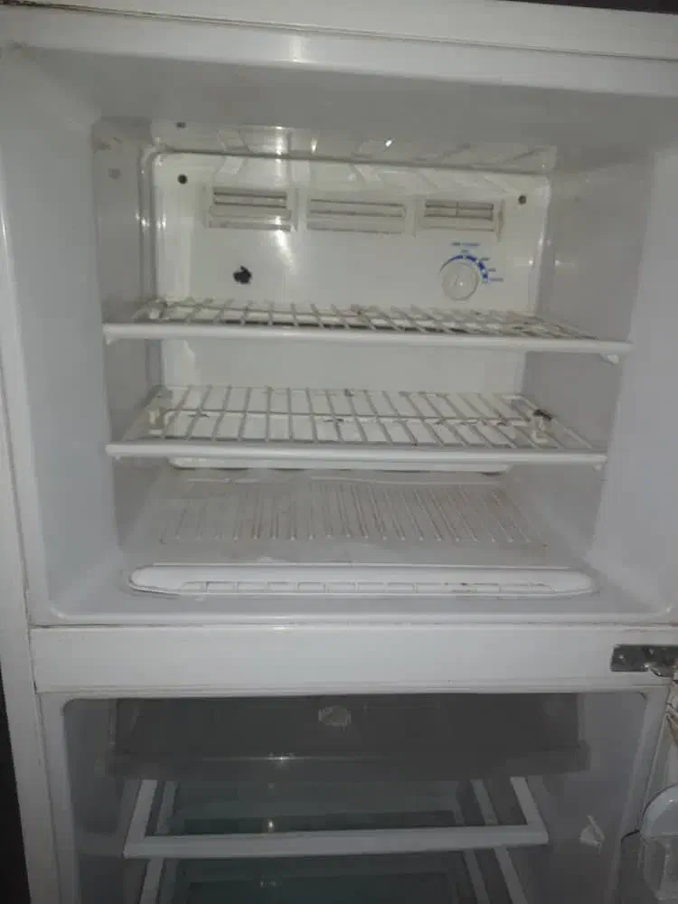 فروش فوری یخچال ایستاده اسنووا|یخچال و فریزر|زابل, |دیوار