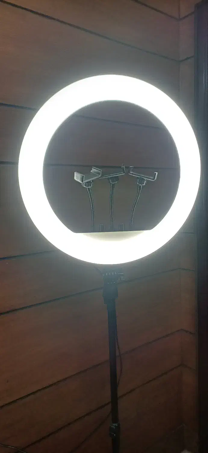 رینگ لایت|دوربین عکاسی و فیلم‌برداری|شاهین‌شهر, فردوسی|دیوار