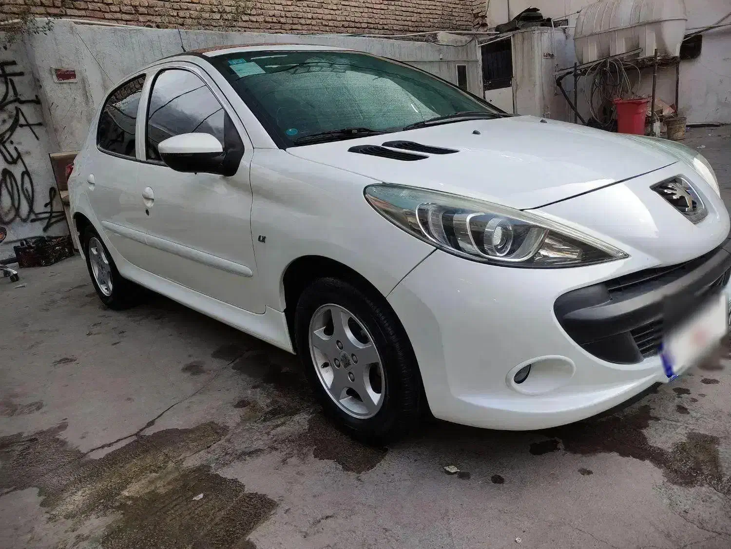 207پانا سفید استثنایی بدونرنگ|خودرو سواری و وانت|خرمآباد, |دیوار