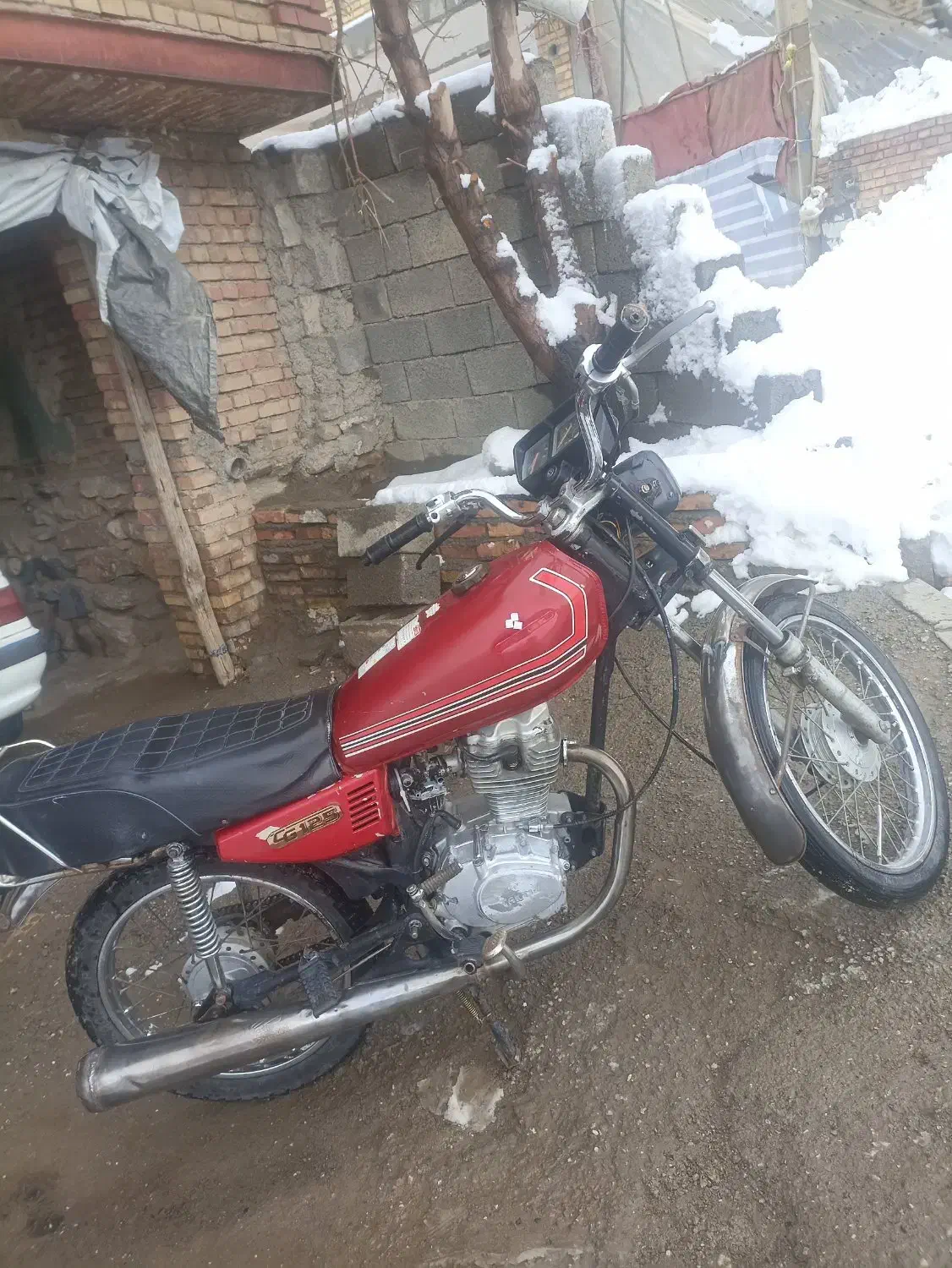 125|موتورسیکلت|سیلوانه, |دیوار