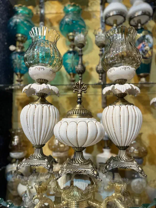 چراغ لاله برنز/سفید راه راه|صنایع دستی و سایر لوازم تزئینی|اردبیل, |دیوار