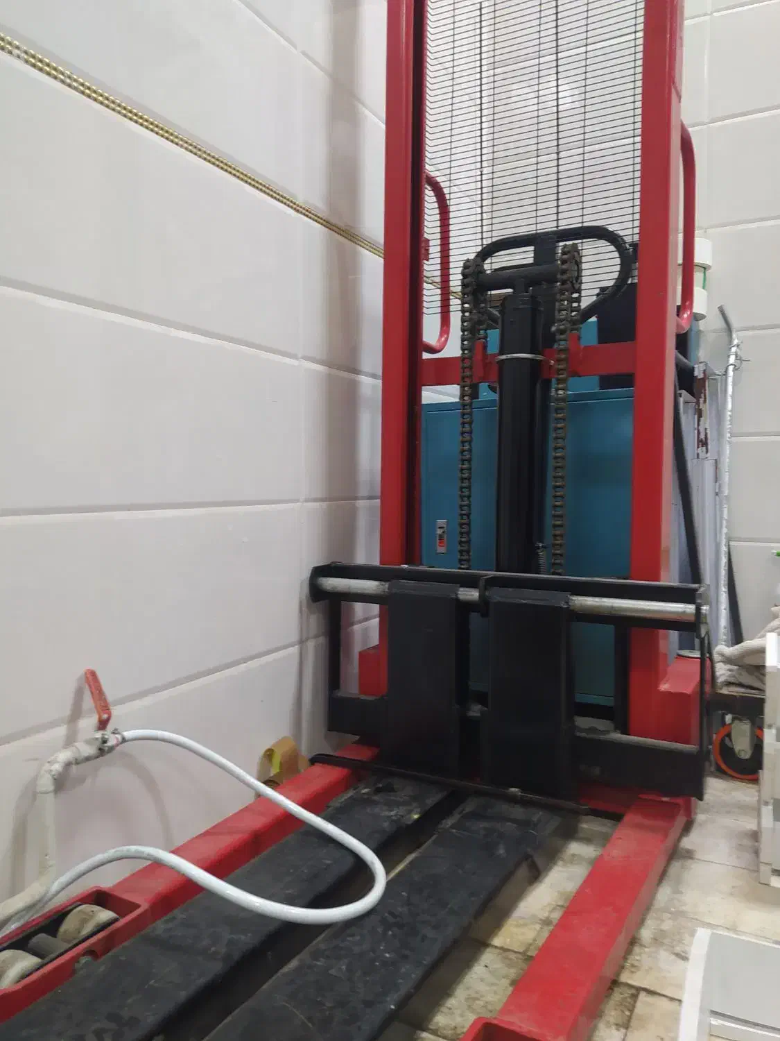 لیفتراک|ابزارآلات|سمنان, |دیوار