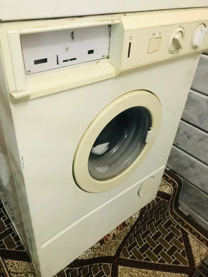 ماشین لباس شویی|ماشین لباسشویی و خشک‌کن لباس|خمینی‌شهر, |دیوار