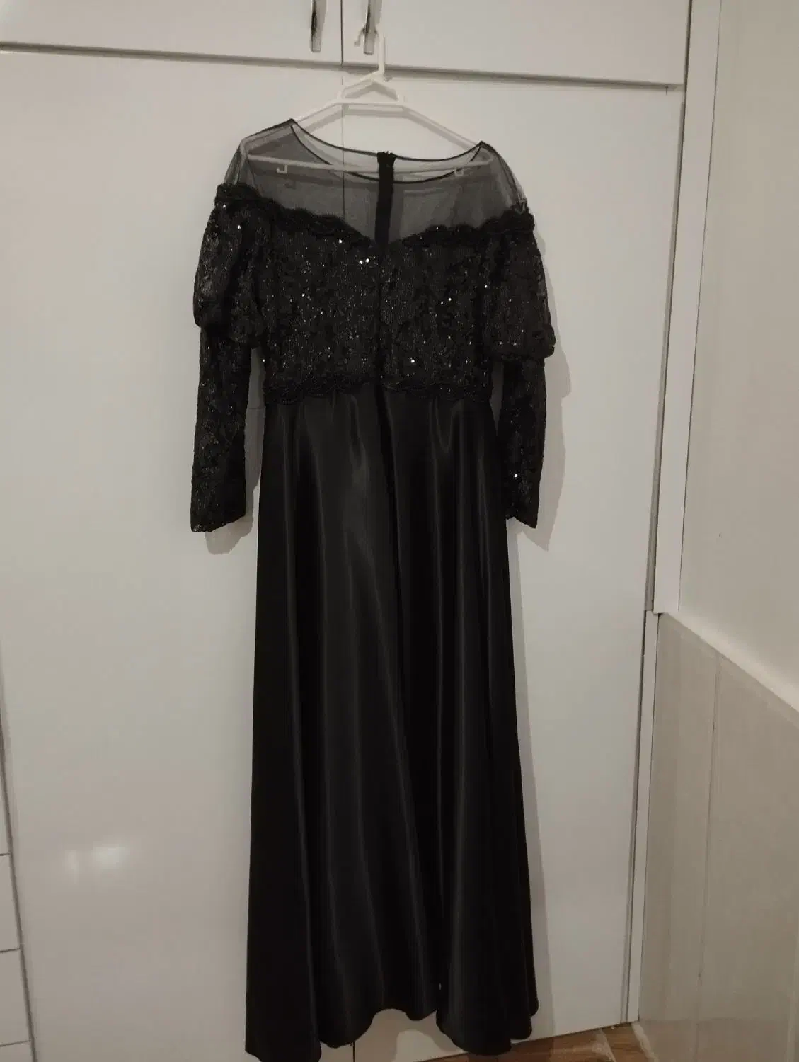 پیرهن مجلسی|لباس|خرمآباد, |دیوار