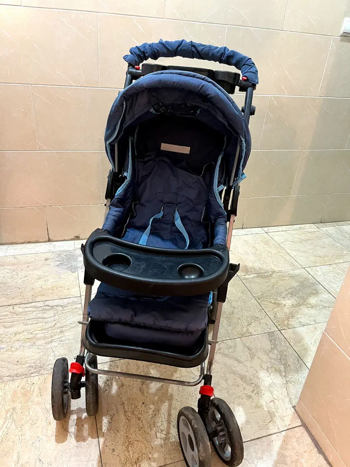 کالسکه در حد نو|کالسکه و لوازم جانبی|کرج, مصباح|دیوار