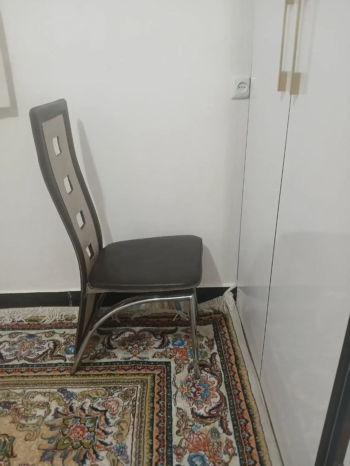 صندلی|میز و صندلی غذاخوری|لردگان, |دیوار