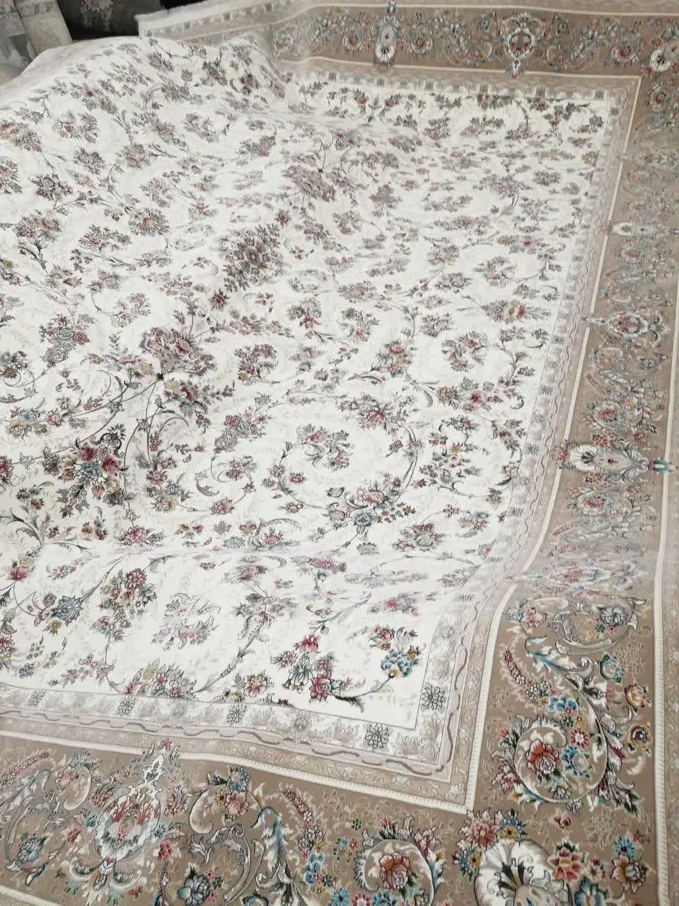 فرش ۱۲متری ۱۲۰۰شانه نو|فرش|قم, قلعه کامکار|دیوار