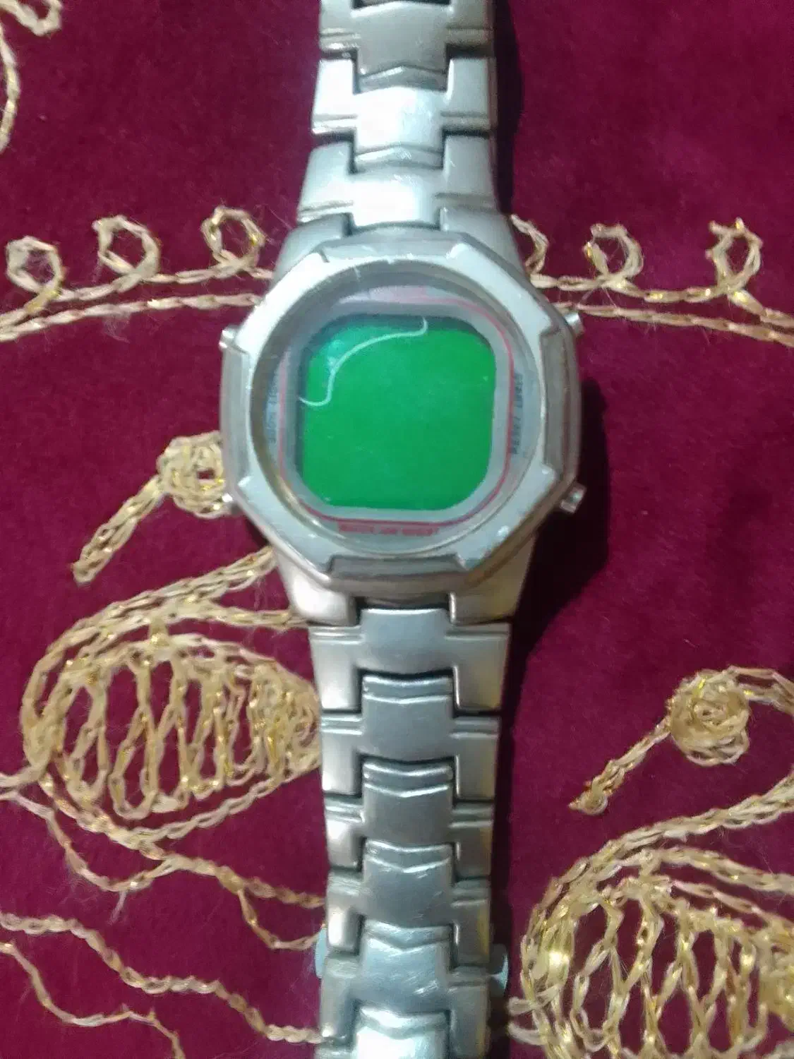 یکعدد ساعت دیجیتال اصل ضد آب دارای کلیه امکانات ا|ساعت|فرمهین, |دیوار