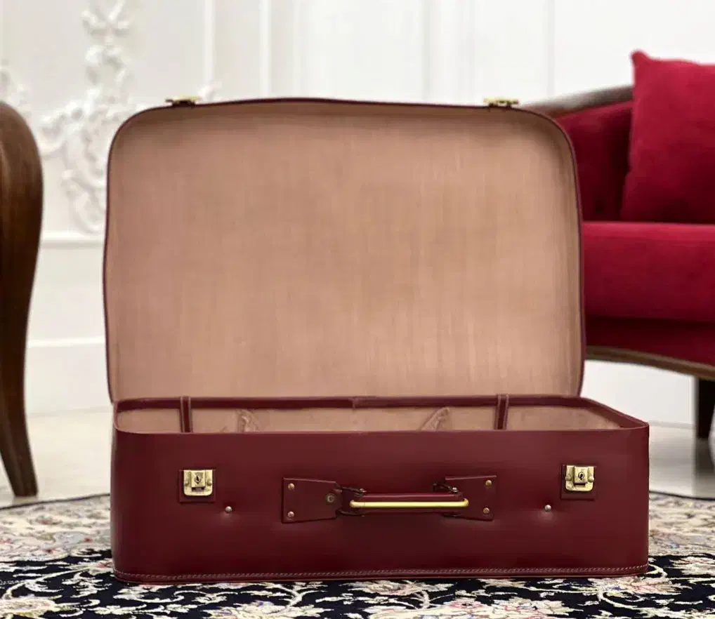 چمدان قدیمی آنتیک، مناسب دکور یلدایی|کلکسیون اشیاء عتیقه|اصفهان, خواجو|دیوار