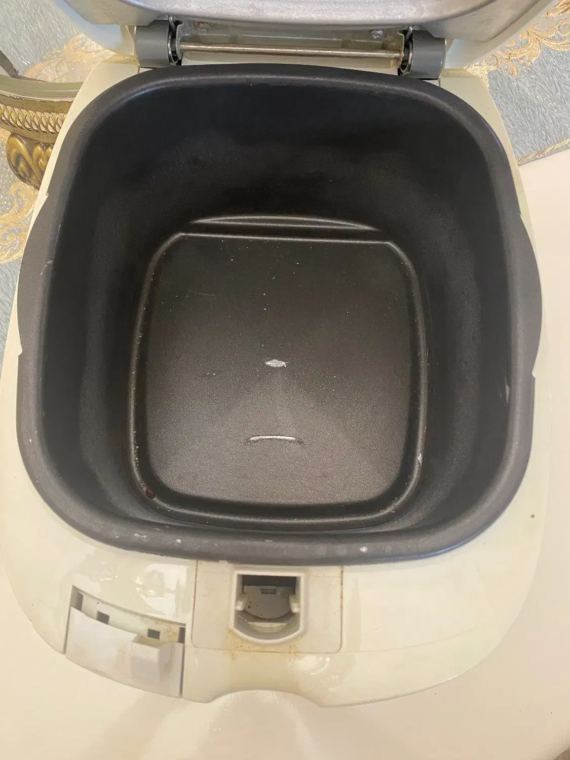 سرخ کن بزرگ دلونگی|اجاق گاز و لوازم برقی پخت‌وپز|رشت, چله خانه|دیوار