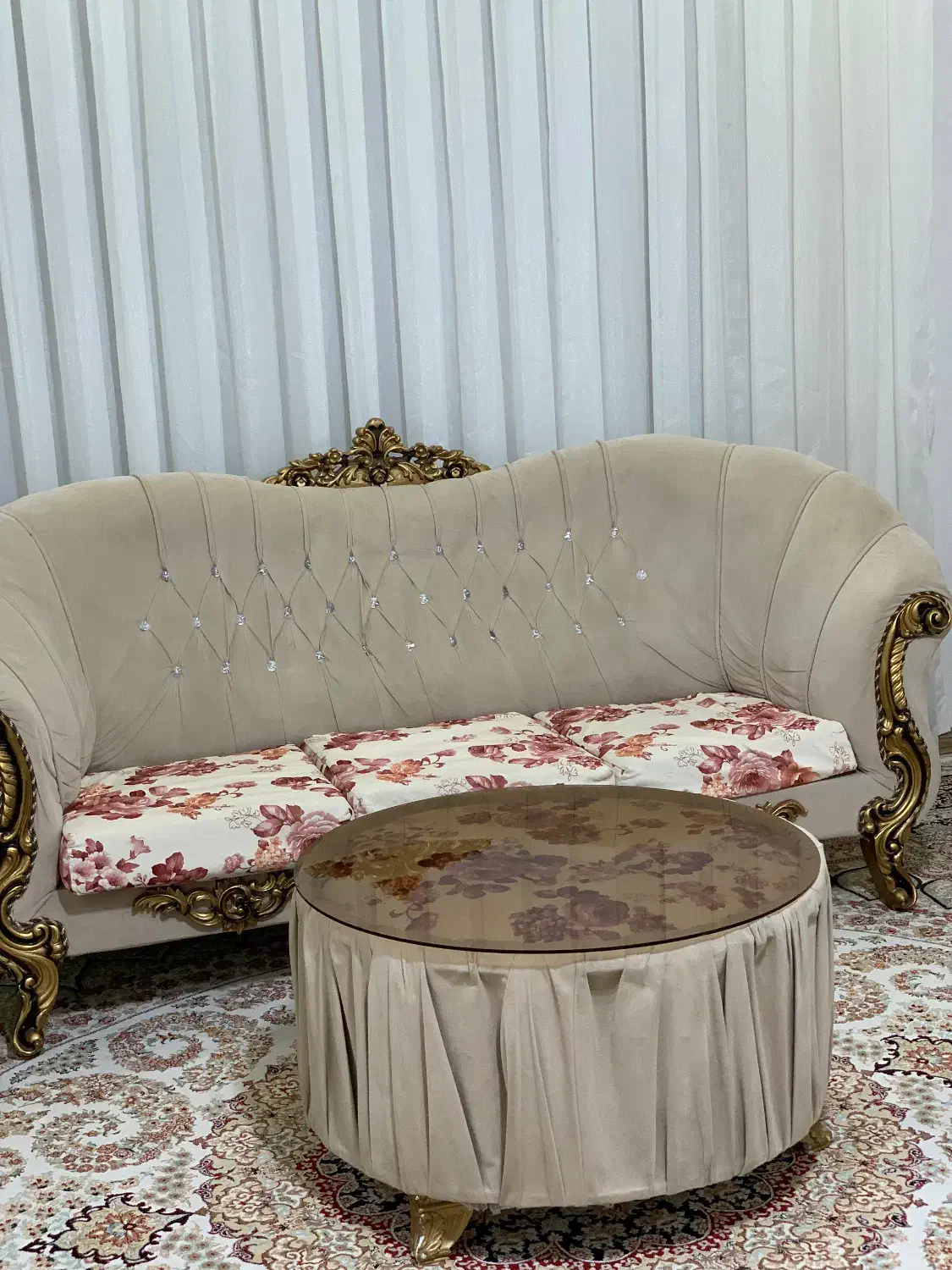 مبل کلاسیک سالم و قیمت مناسب (فوری )|مبلمان خانگی و میز عسلی|آشخانه, |دیوار