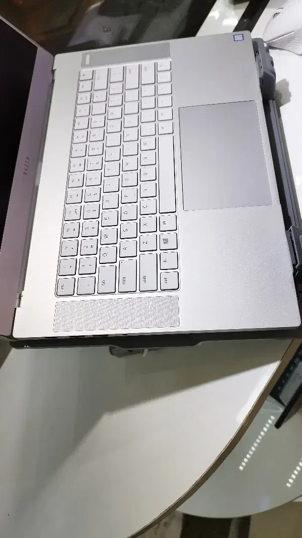 لپتاپ استوک گیمینگRAZER با 8گیگ گرافیک و بدنه فلزی|رایانه همراه|تبریز, |دیوار