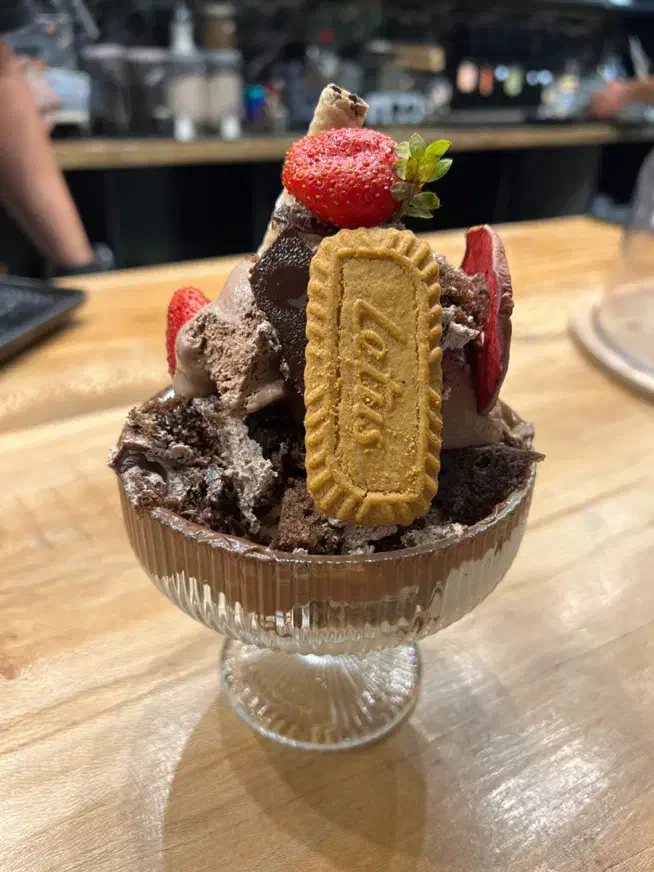 استخدام در کافه فست فود رویایی|استخدام خدمات فروشگاه و رستوران|بروجرد, |دیوار