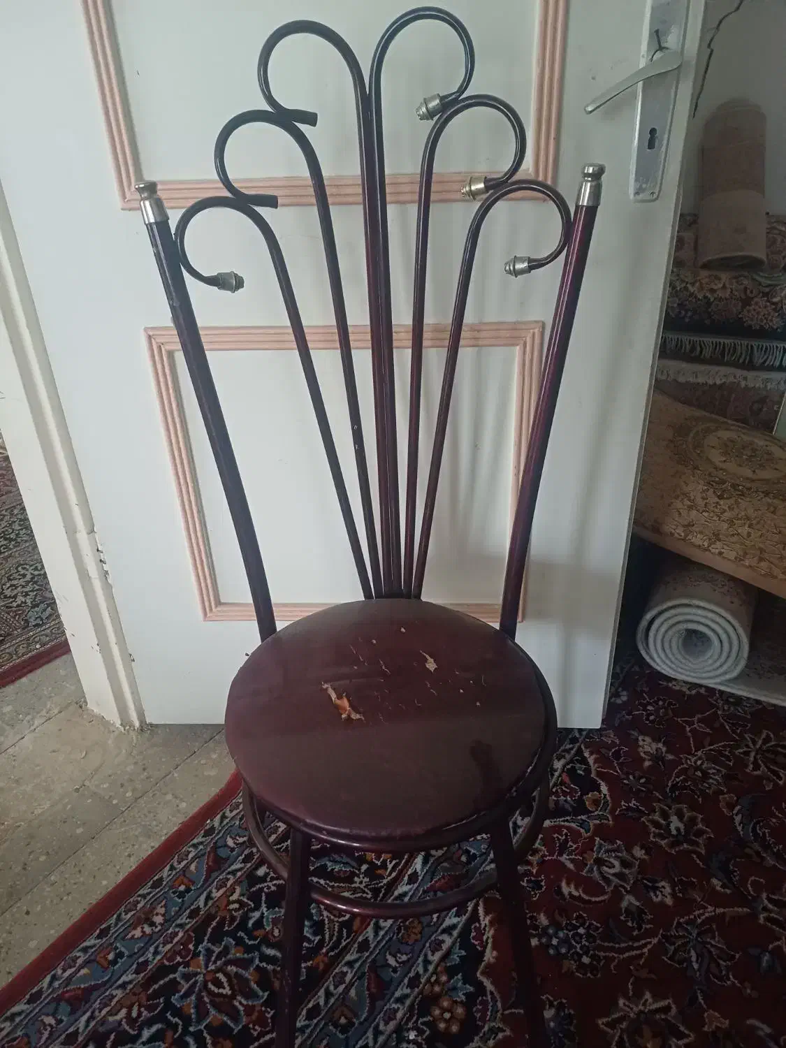 میز تلفن سالم و تمیز و صندلی|میز تلفن|بروجرد, |دیوار