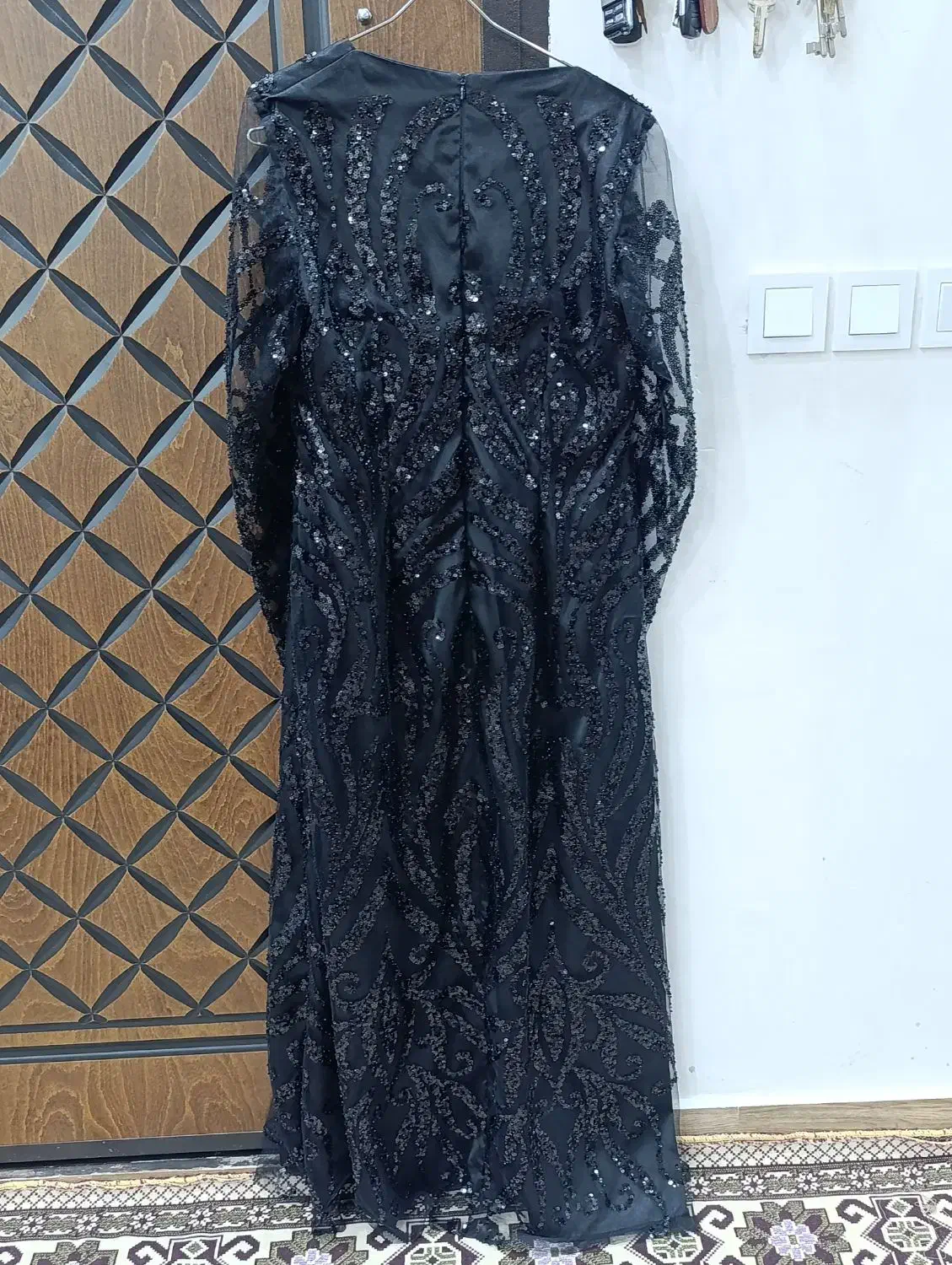 دون مجلسی|لباس|تبریز, |دیوار