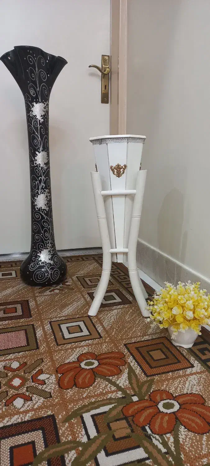 گلدان بلور شیشه ای .|صنایع دستی و سایر لوازم تزئینی|تهران, افسریه جنوبی|دیوار