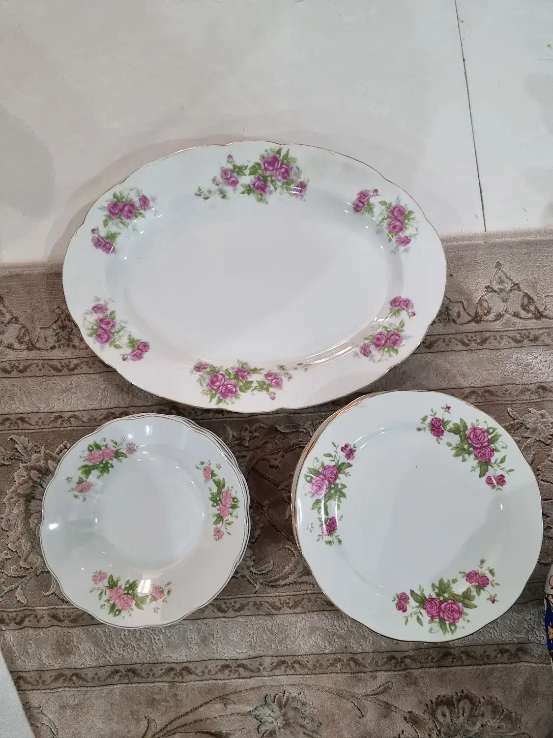 بشقاب قدیمی گل سرخی|کلکسیون اشیاء عتیقه|تهران, تهرانسر غربی|دیوار