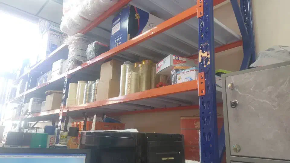 چند عدد قفسه ایزی راک و پیچ و مهره درحدنو|فروشگاه و مغازه|قزوین, |دیوار