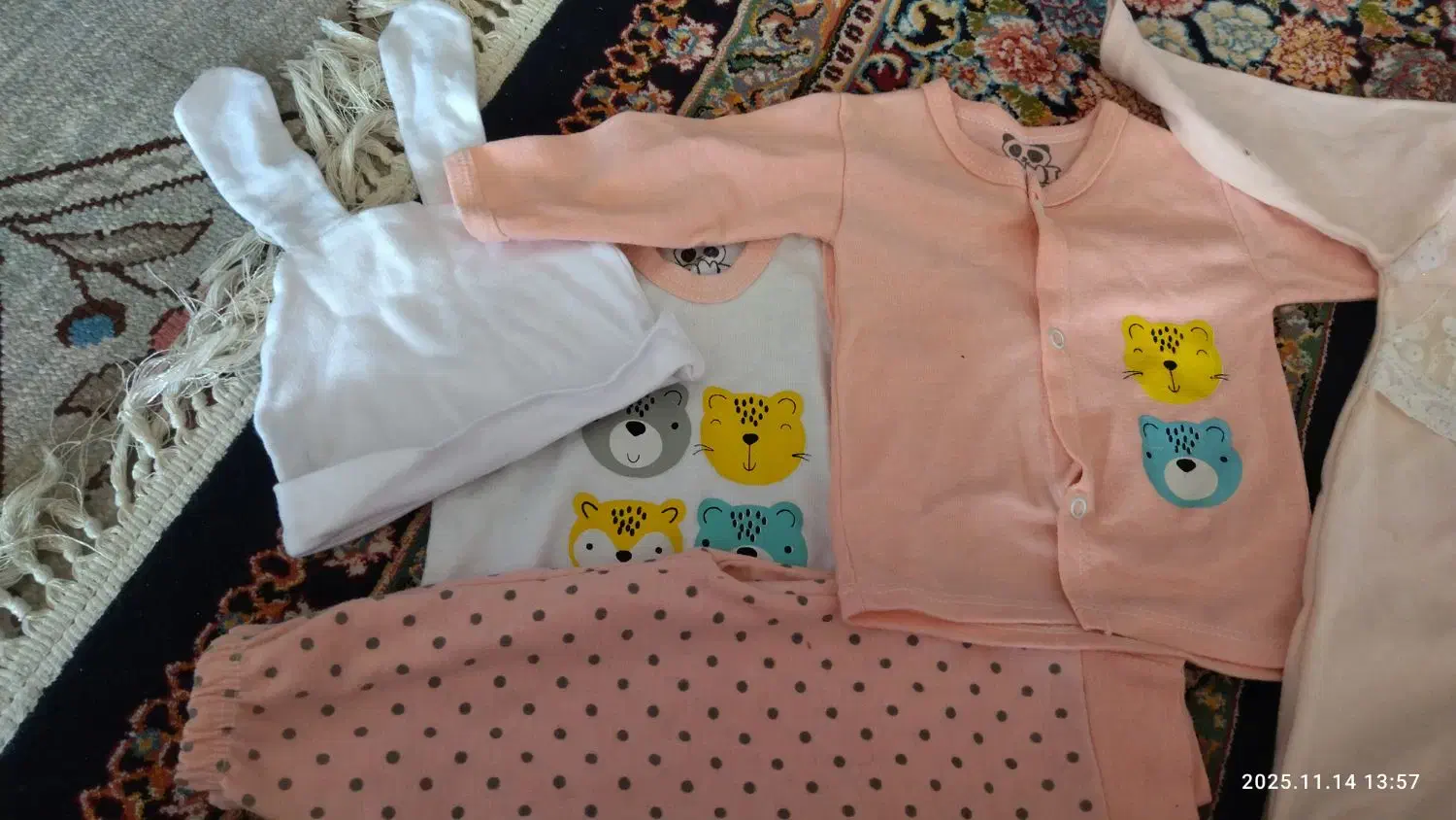 چند تکه لوازم نوزادی تا یکسال|اسباب و اثاث بچه|سبزوار, امیر کبیر|دیوار