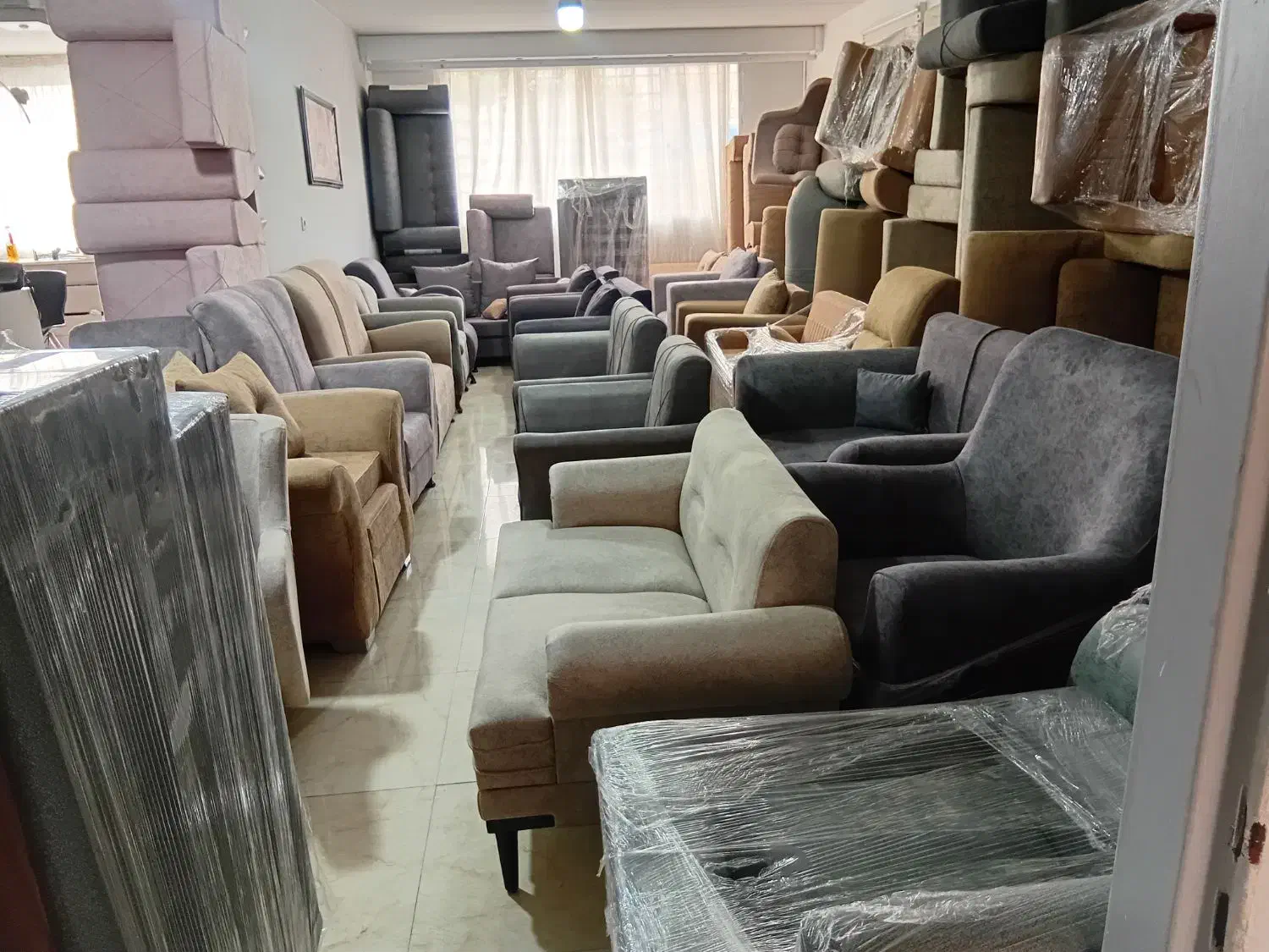 35دست ازانواع مبلمان متنوع به دلیل جابه جایی انبار|مبلمان خانگی و میز عسلی|مشهد, سید رضی|دیوار