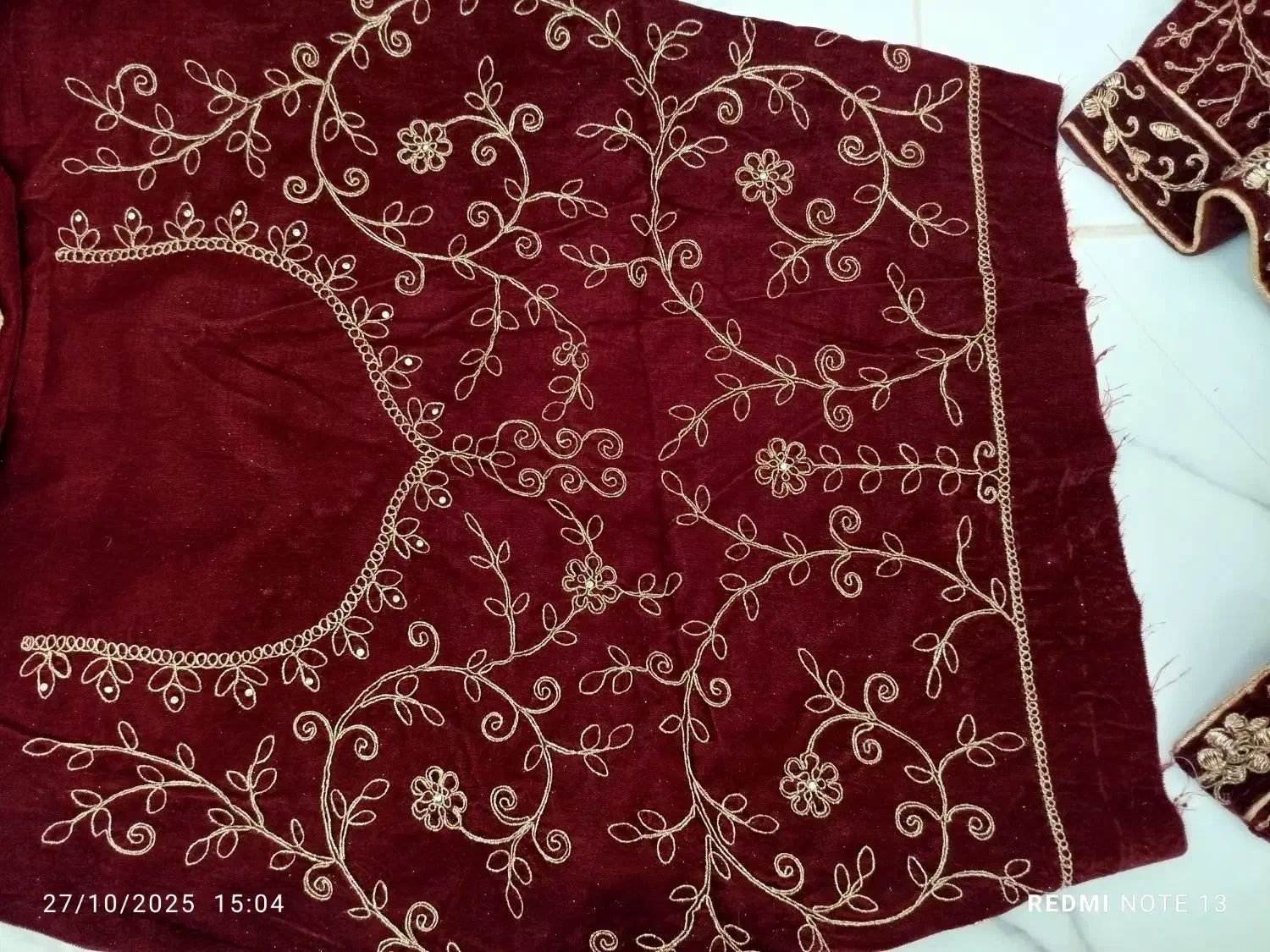 مجلسی هندی|لباس|بیرجند, |دیوار