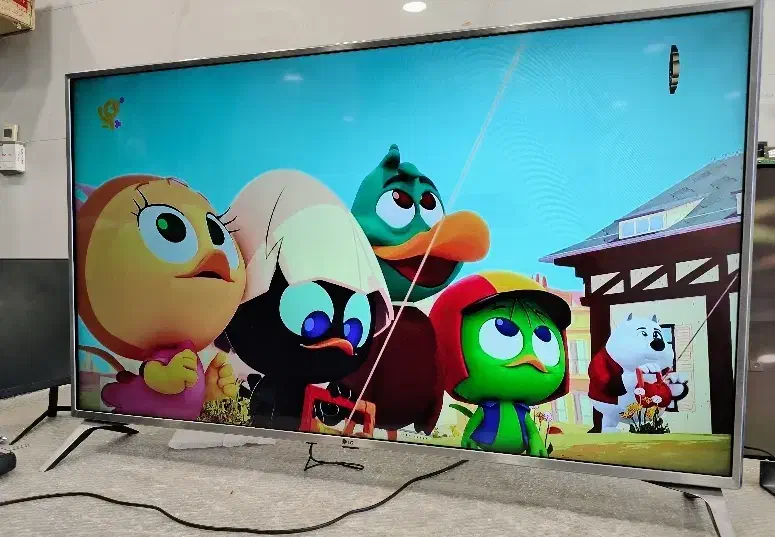 چند عدد ال ای دی|تلویزیون و پروژکتور|کاشان, دانش|دیوار