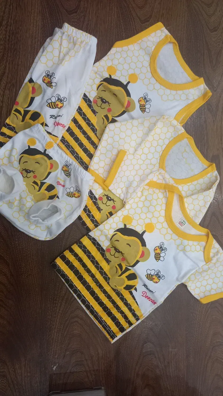 لباس۵تیکه نوزادی سیسمونی نیم وجبی|اسباب و اثاث بچه|کرمان, |دیوار