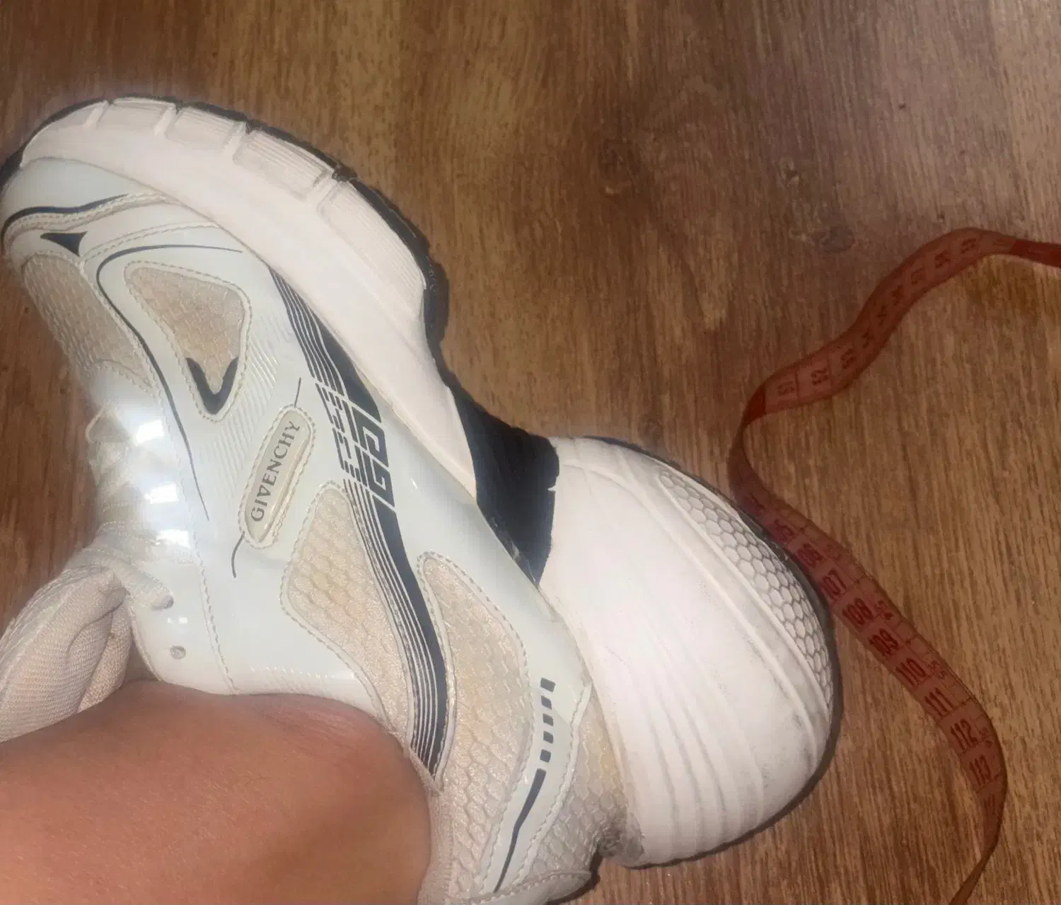 کتونی سفید در حد نو|کیف، کفش، کمربند|تهران, فرمانیه|دیوار