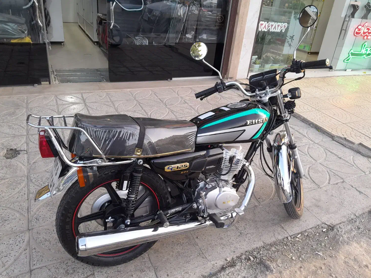 ۱۲۵ احسان مدل ۴۰۲ در حد خشک|موتورسیکلت|مهاجران, |دیوار