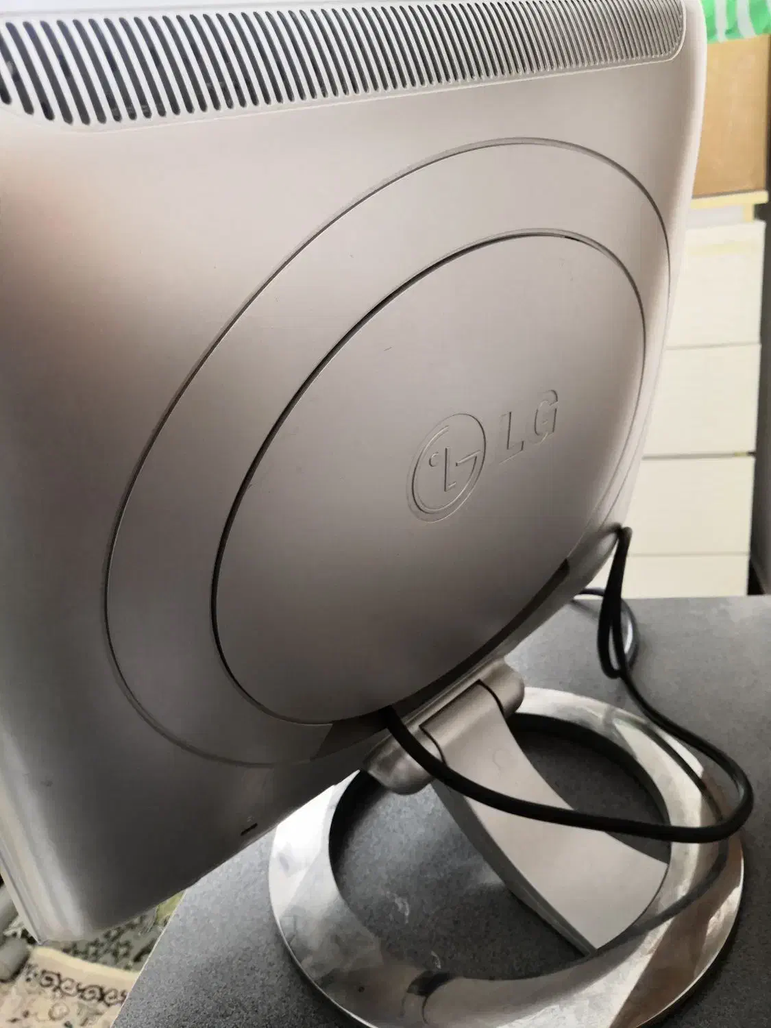 مانیتور ال جی ۱۷ اینچ|قطعات و لوازم جانبی رایانه|پردیس, فاز ۸|دیوار