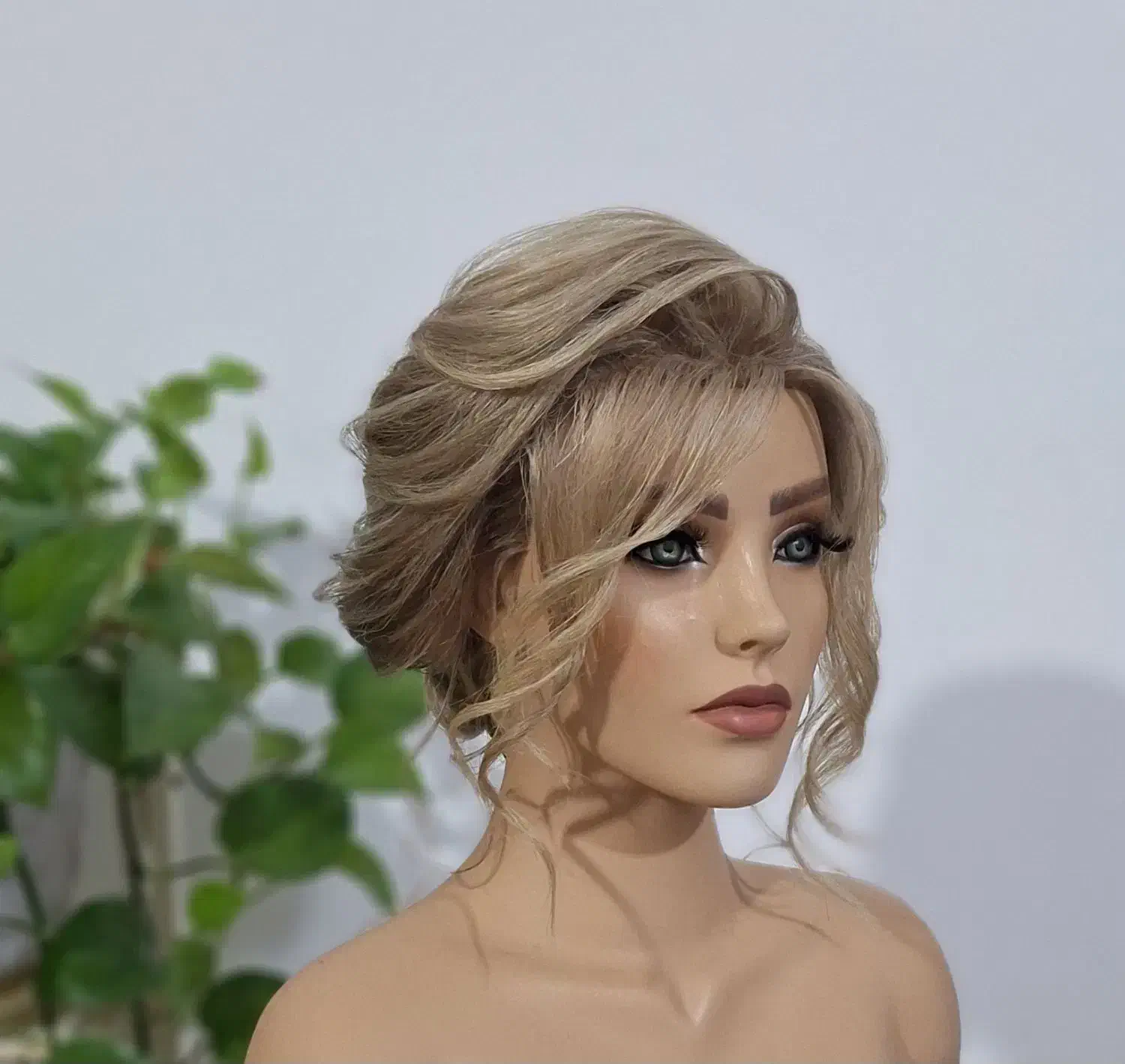 انواع خدمات( شنیون،زلف،بافت) اصلاح صورت و کوتاهی|خدمات آرایشگری و زیبایی|کازرون, |دیوار