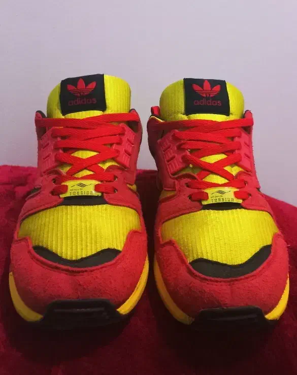 یک جفت کتونی اسپانیا سفارش ویتنام|کیف، کفش، کمربند|قم, شاه ابراهیم|دیوار