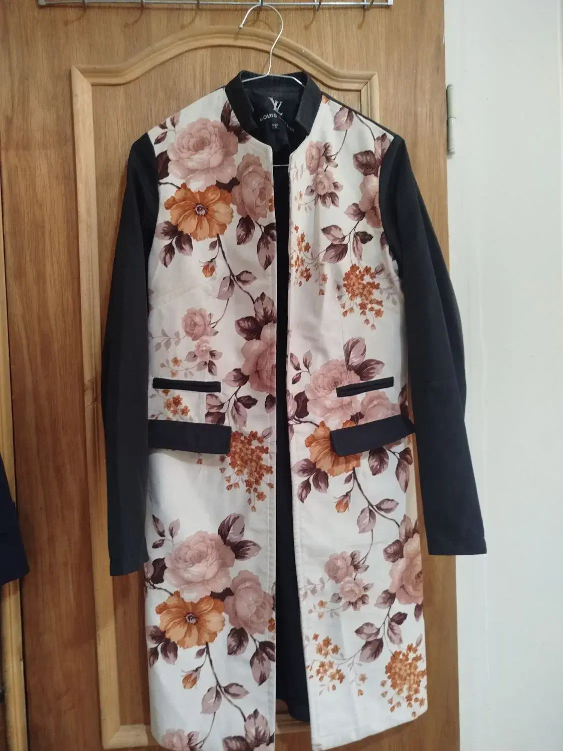 کلی مانتو بارانی|لباس|اسکو, |دیوار