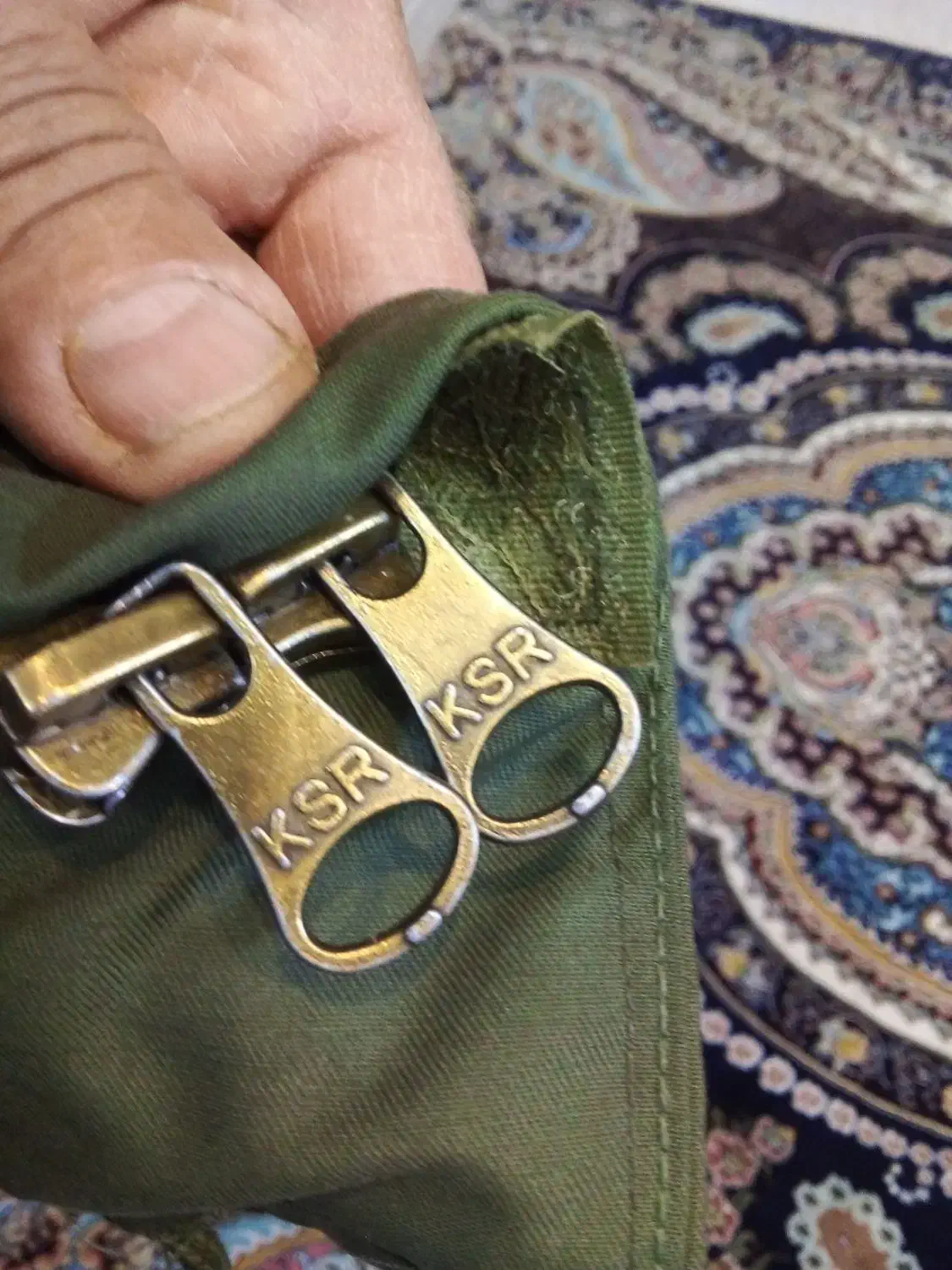 کاپیشن|لباس|تهران, پرستار|دیوار