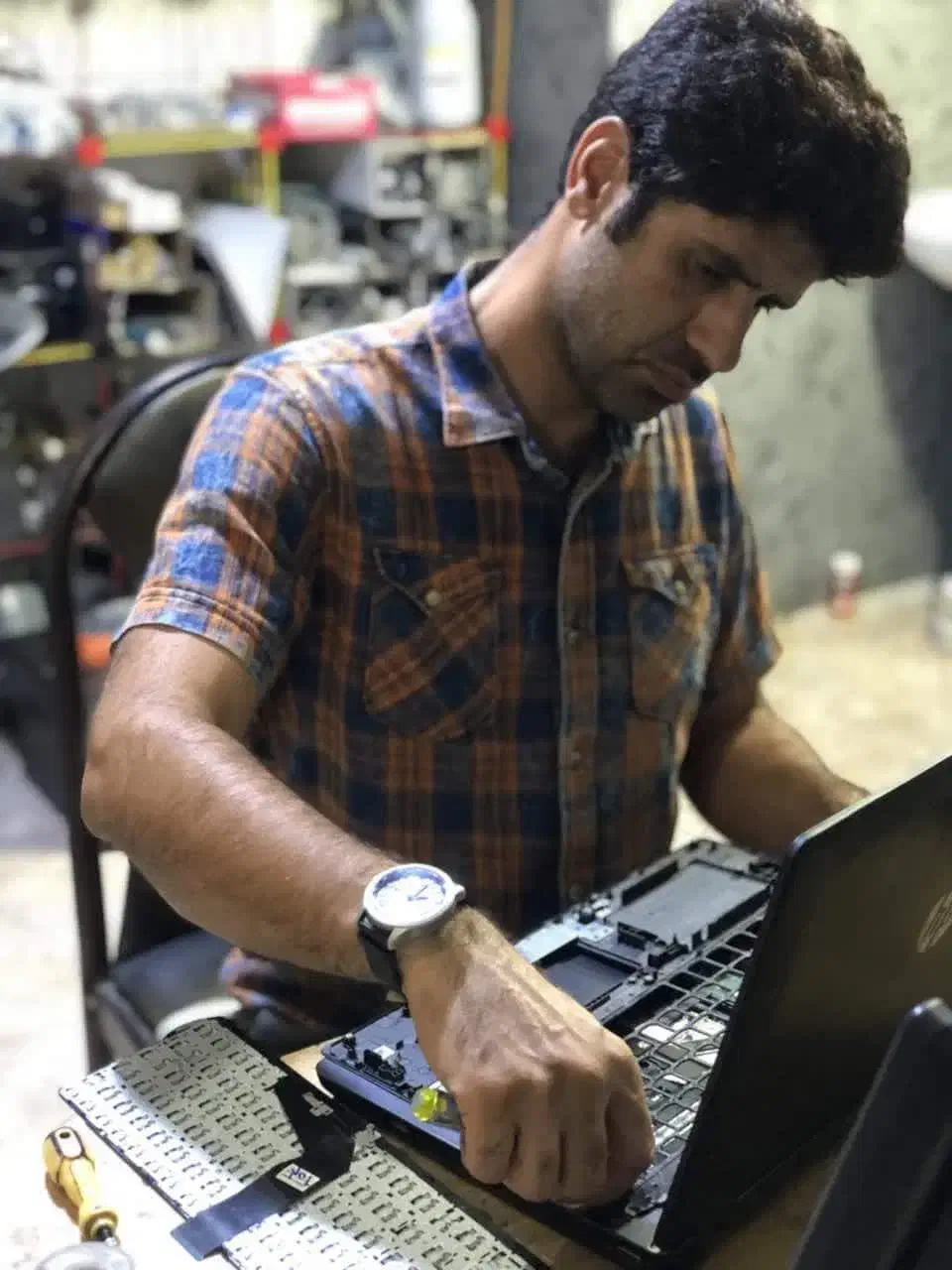 تعمیر لولای لپ تاپ با گارانتی یزد|رایانه همراه|یزد, |دیوار