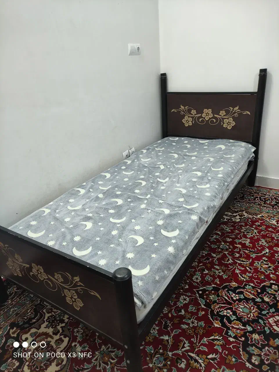 تخت یک نفره چوب وفلز|تخت و سرویس خواب|بیرجند, |دیوار