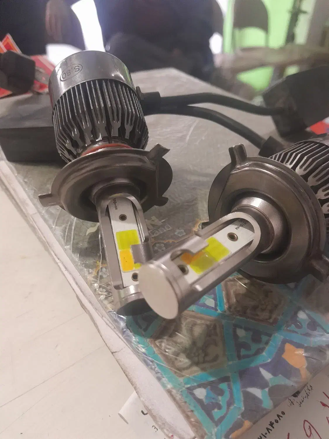 دوعدد چراغ هد.لایت.سالم|لامپ و چراغ|رشت, شالکو|دیوار