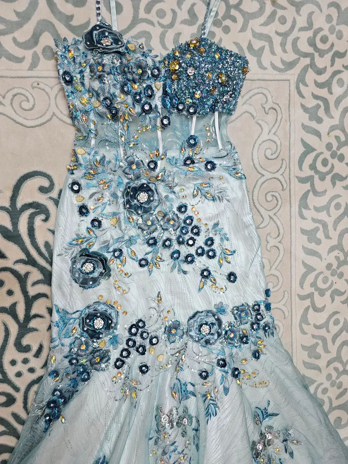 لباس مجلسی|لباس|فیروزکوه, |دیوار