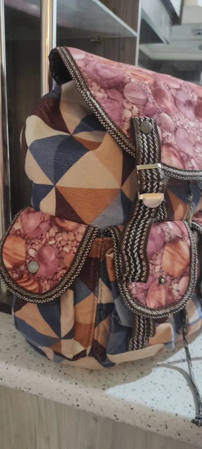 کوله پشتی|کیف، کفش، کمربند|بروجرد, |دیوار