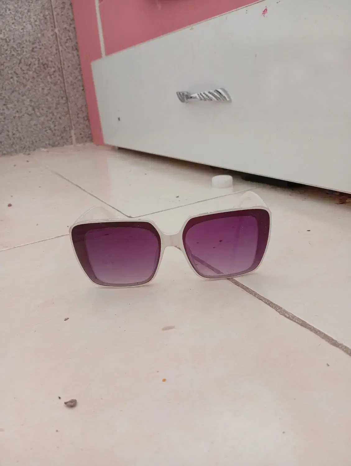 عینک آفتابی|بدلیجات|فسا, |دیوار