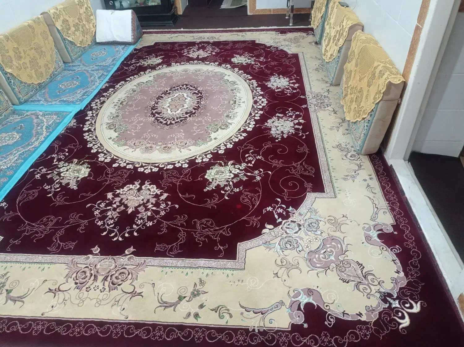 دو عدد قالی در حد نو|فرش|زرند, |دیوار