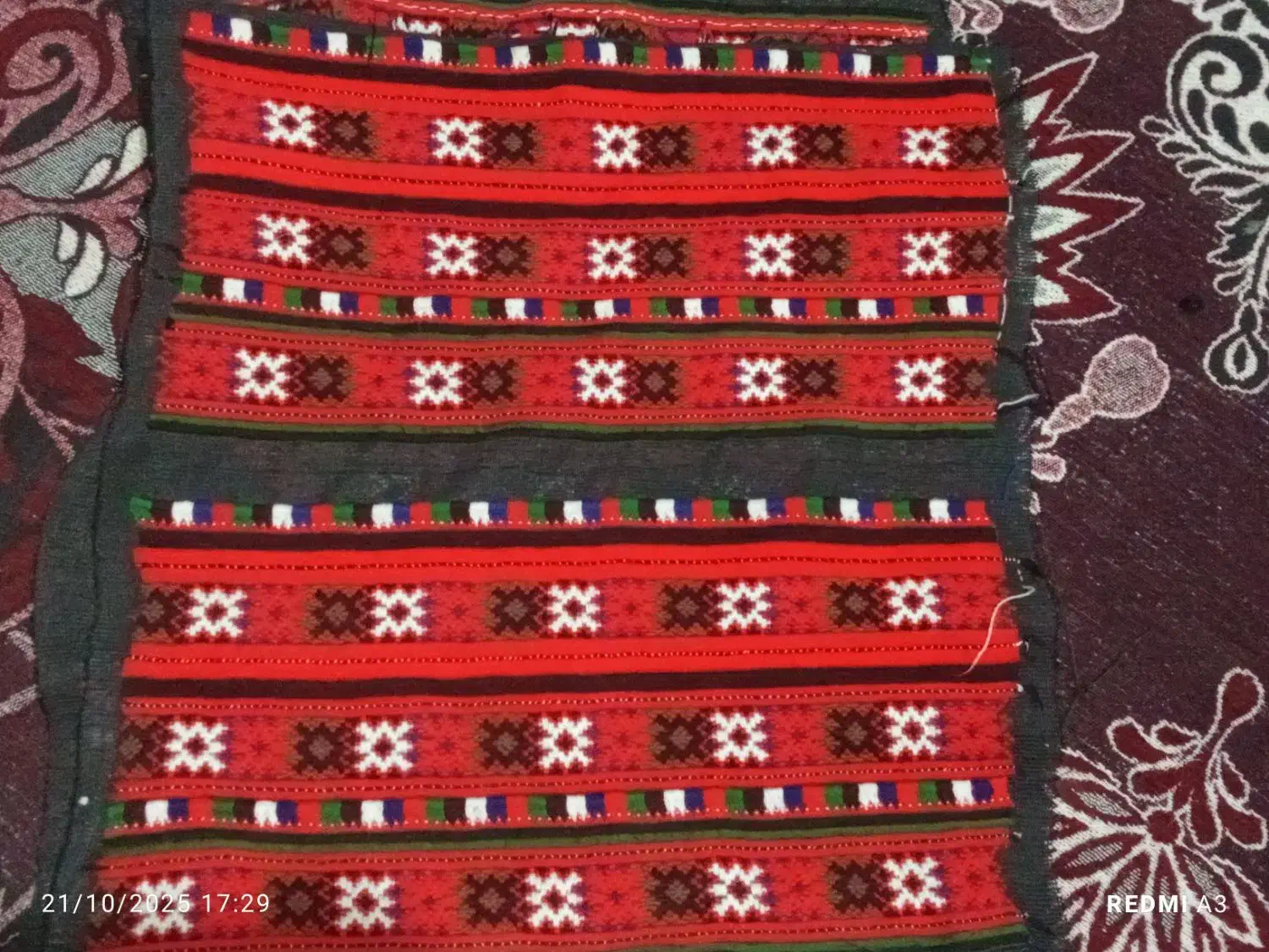 زیاستین چپی دوز|لباس|خاش, |دیوار