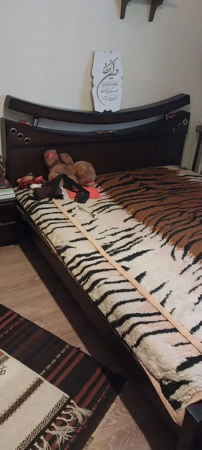 تخت دونفره|تخت و سرویس خواب|پرند, فاز ۵|دیوار