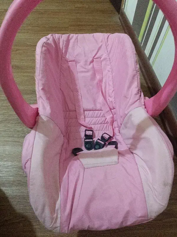 کریر بچه|اسباب و اثاث بچه|نیشابور, دارایی|دیوار