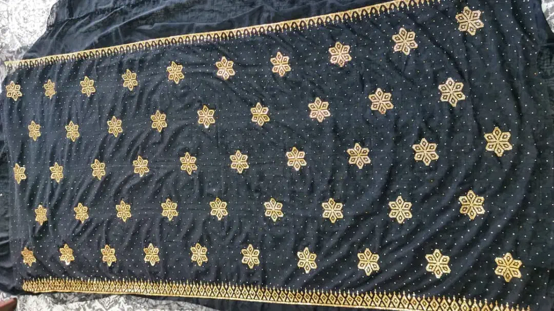 جلبیل خوسی|لباس|بندرلنگه, |دیوار