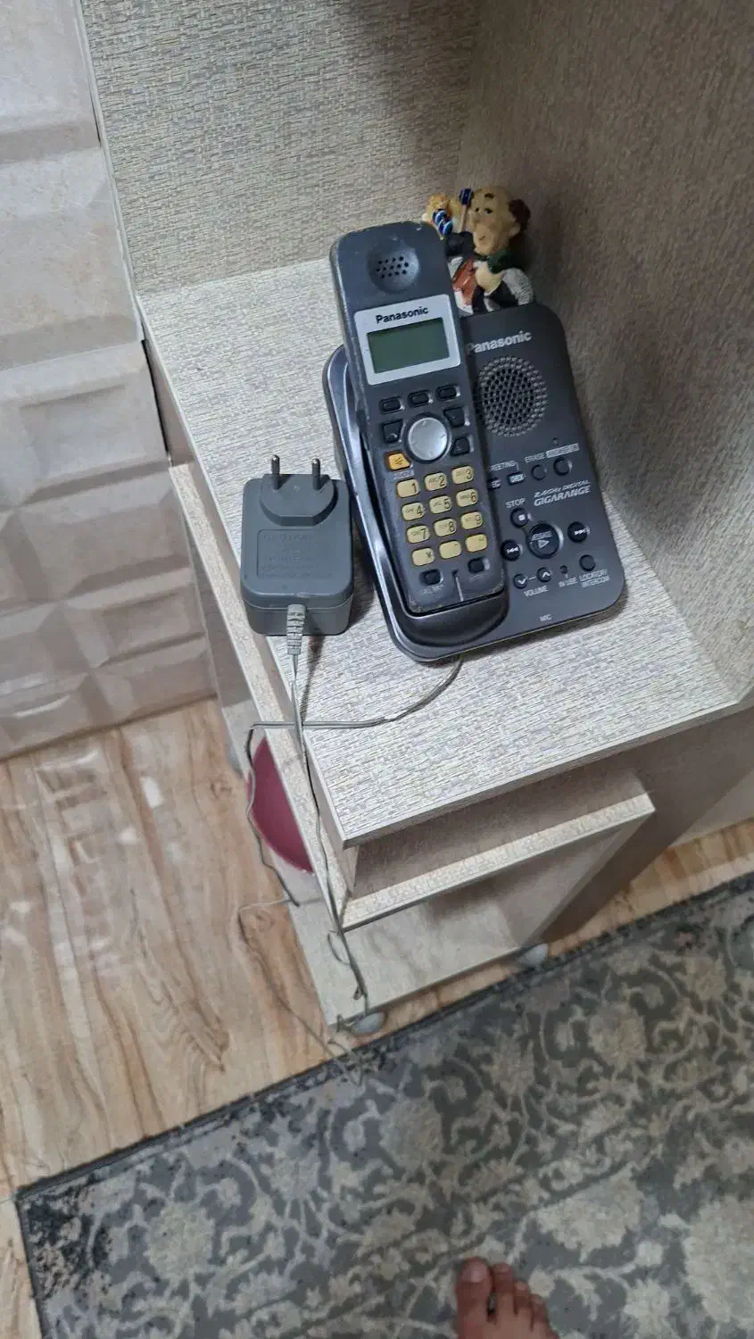 پاناسونیک مالزی|تلفن رومیزی|ری, شهادت|دیوار